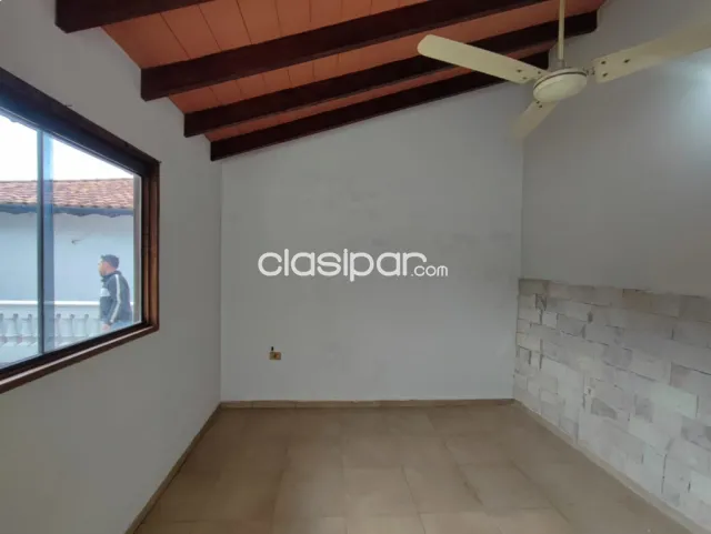 Lambare . Vendo casa zona municipalidad ,colegio nacional y av. Santa rosa, foto 3