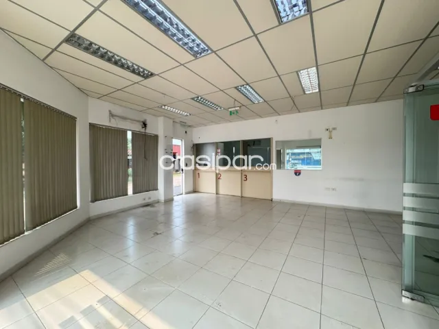 Salon Comercial en Mariano Roque Alonso Ruta Transchaco — foto 3