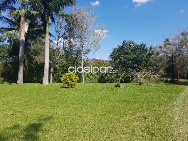 Casa Quinta en Areguá sobre Ruta - 4 Ha