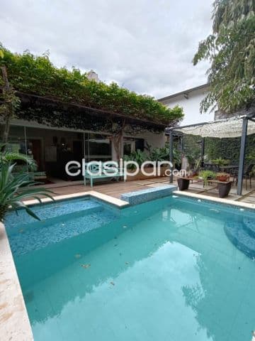 casa de 4 dormitorios en el barrio santísima Trinidad zona jade park