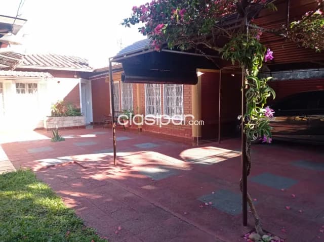 Amplia casa con piscina. Zona avda. Félix bogado/avda gral. Santos/avda. Perón, foto 3