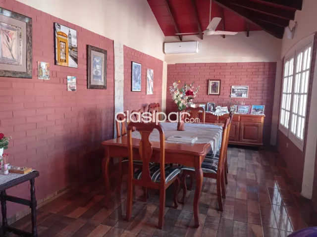 Amplia casa con piscina. Zona avda. Félix bogado/avda gral. Santos/avda. Perón, foto 4