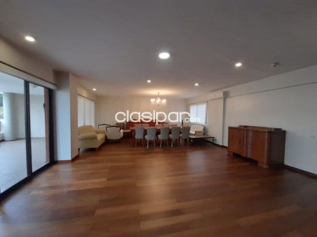 lujoso departamento amoblado c/3 suites - Bo Las Mercedes z/Col Inter Cod A0453