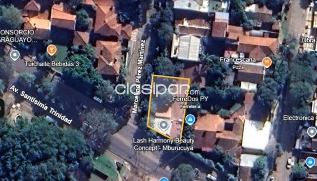 Terreno con casa a demoler en barrio mburucuyá