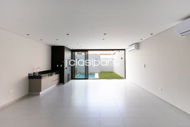 Duplex en venta en barrio Mburucuya, foto 1
