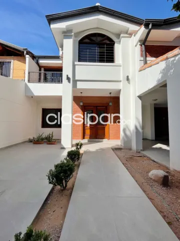 Mburucuyá, molas lopez: Elegante residencia, 4 dormit, jardín, piscina, oferta!!, foto 2