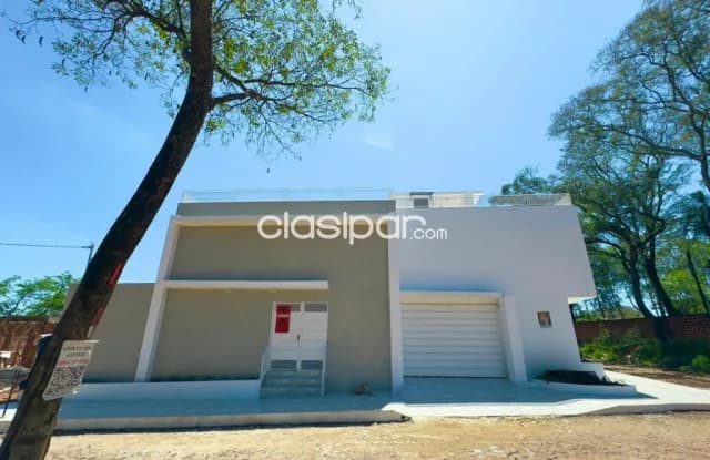 En venta! Amplia e imponente residencia a estrenar en esquina! - lambare - zona yacht — foto 3