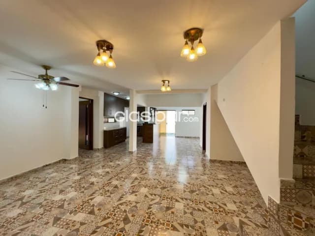En venta! Amplia e imponente residencia a estrenar en esquina! - lambare - zona yacht — foto 4