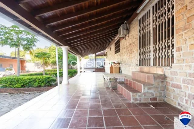 Ofertaaa!! Lambare vendo amplia casa zona avenida cacique lambare y plazas alycia lynch, foto 2