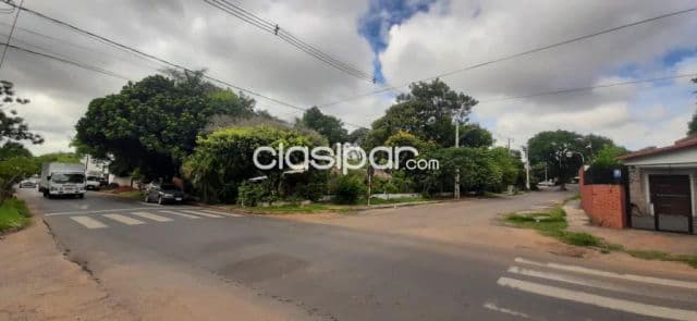 Propiedad de 740m2 en esquina en villa aurelia