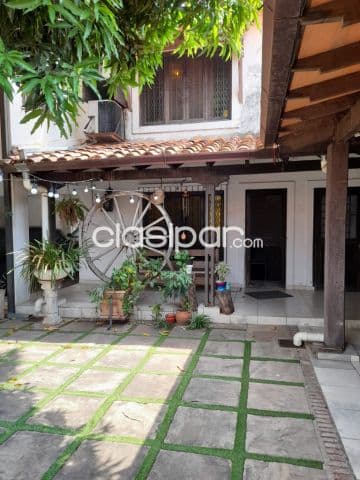 Casa en lambare zona uca