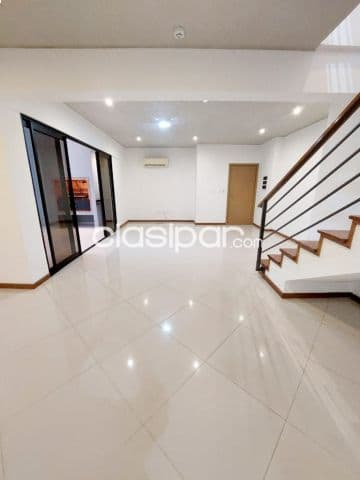 Departamento tipo Duplex, Zona Megacadena, Barrio Santa Librada, Zona Av Peron — foto 1