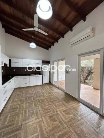 Casa en esquina en el barrio María Auxiliadora, Encarnación: 3 habitaciones y 3 baños, foto 5