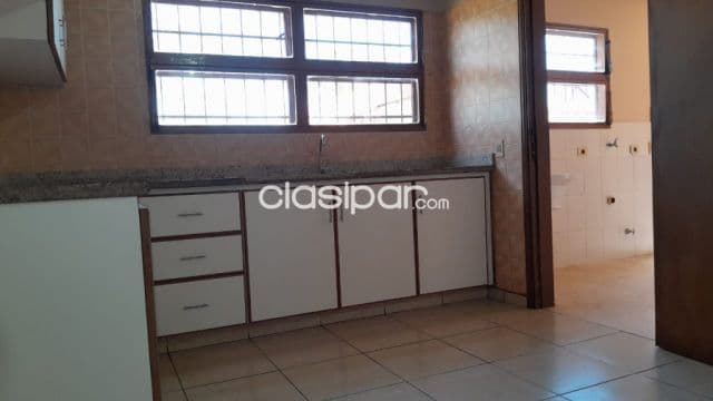 Casa en Luque zona conmebol cod 4822
