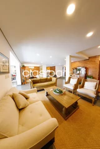 Manorá, Carmelitas: Importante residencia, 4 suites, ampios ambientes, gran jardín, piscin, foto 4
