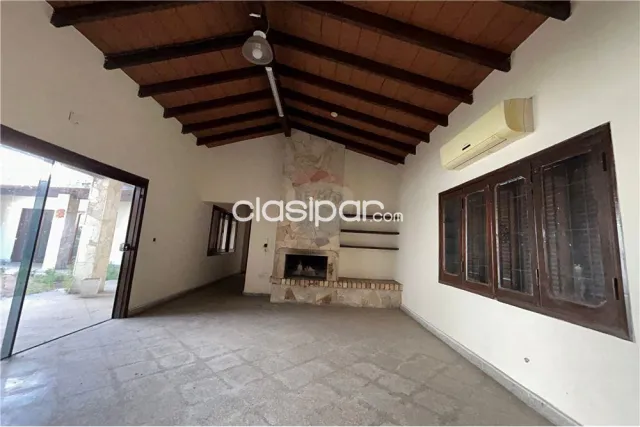 Amplia casa bo.Las Mercedes s/avda.españa c/gral.santos a pasos de la ande — foto 4