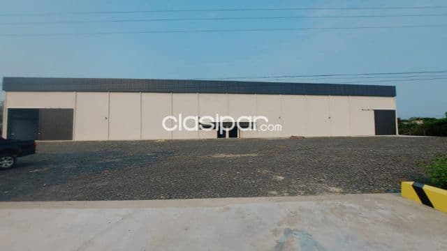 Limpio, piquete-cue: Privilegiada ubicación, s/ asfalto, 2.000 m2 a estrenar + oficinas, foto 1