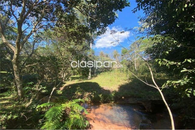Amplia propiedad de 3600m2 con arroyo en piribebuy — foto 1