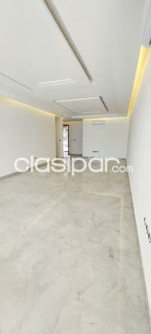 Se vende Casa de 5 Dormitorios en suite, en barrio Mburucuya. A estrenar