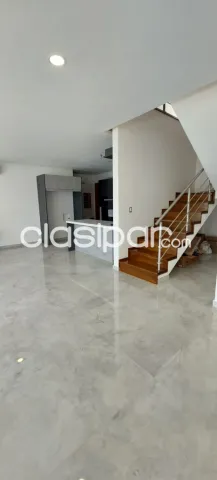 Se vende Casa de 5 Dormitorios en suite, en barrio Mburucuya. A estrenar — foto 4
