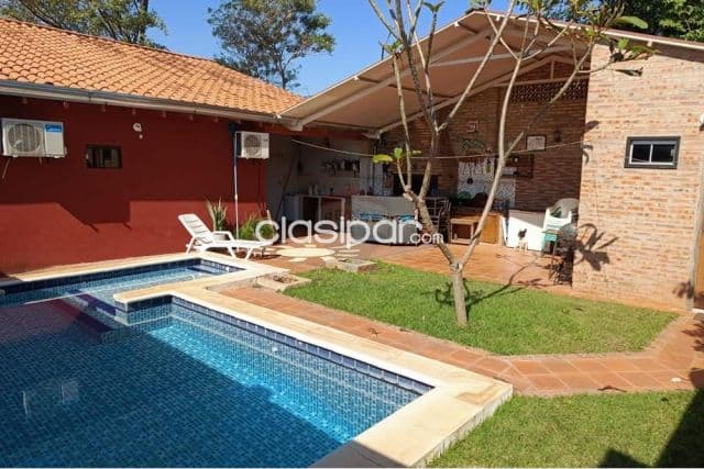 Casa con piscina en San Lorenzo
