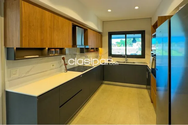 Residencia comple amoblada c/ 3 hab en suite, piscina, quincho, domotica en surubi'i — foto 2
