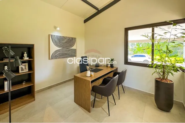 Residencia comple amoblada c/ 3 hab en suite, piscina, quincho, domotica en surubi'i — foto 3