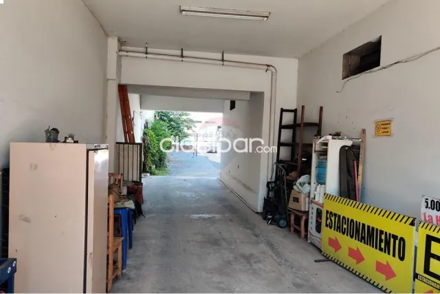 Prop zona mercado 4 c/2 dptos (dorm, cocina, etc y 2 salones, acceso a amplio estac, foto 3