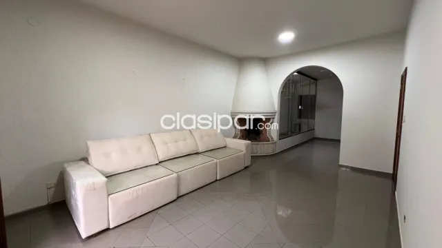 Casa con piscina en pleno centro de Encarnación: 5 habitaciones y 4 baños — foto 3