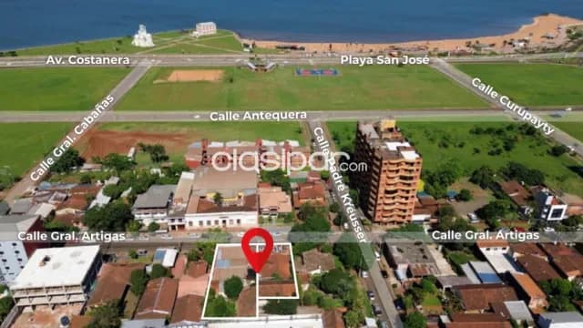 2 terrenos juntos con construcción de 1009 m2 en pleno centro de Encarnación — foto 5