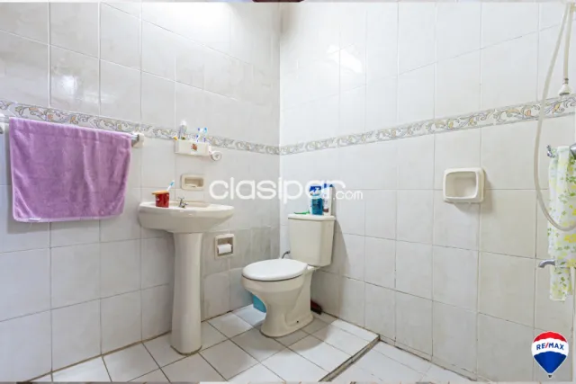 Lambare vendo amplia residencia zona mall century plaza y avenida cacique lambare, foto 2