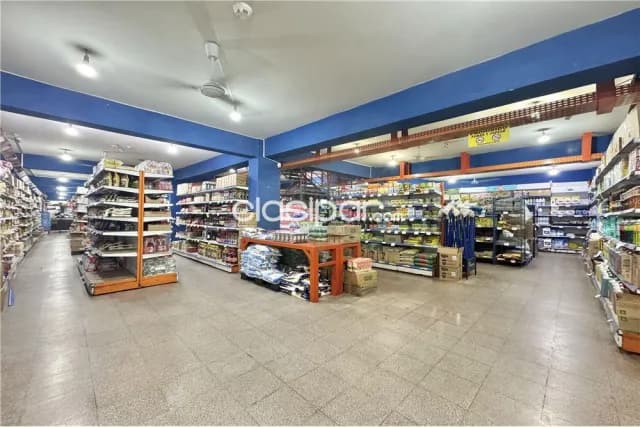 Local Comercial - Venta - Paraguay Asunción Pettirossi LOCAL COMERCIAL SOBRE AV. PERÚ 690 — foto 5