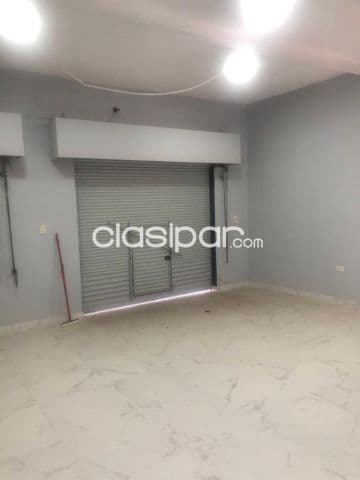 Amplio salón . Lambare-barrio santo domingo sobre avenida m. E. Ravazco, foto 1