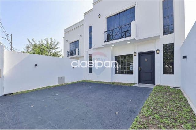 En Venta Dúplex en el Exclusivo Barrio Parques del Yath con pileta y zona de servicio