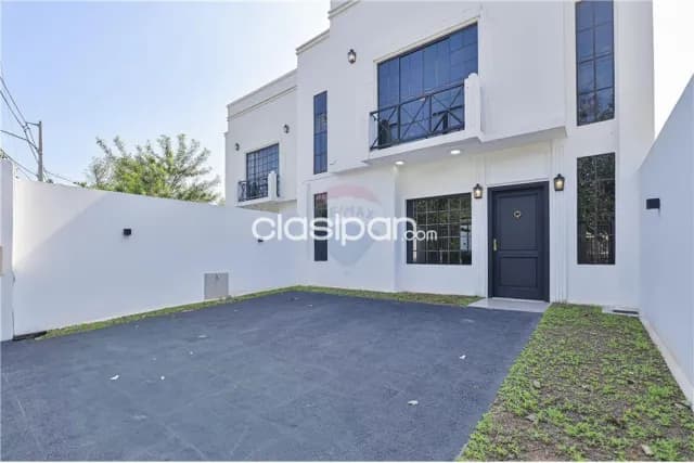 En Venta Dúplex en el Exclusivo Barrio Parques del Yath con pileta y zona de servicio, foto 2