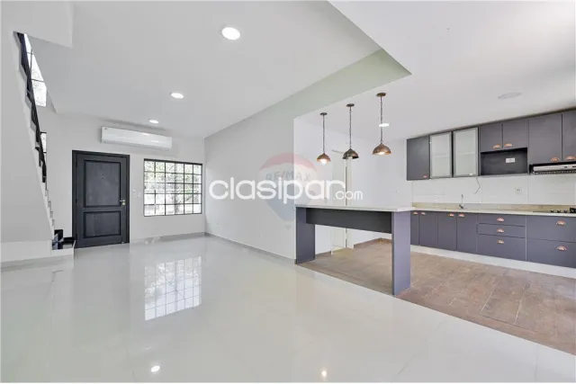 En Venta Dúplex en el Exclusivo Barrio Parques del Yath con pileta y zona de servicio, foto 3