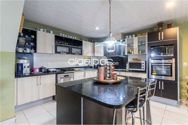 Hermosa casa a 2 cuadras de Avda. Venezuela — foto 1
