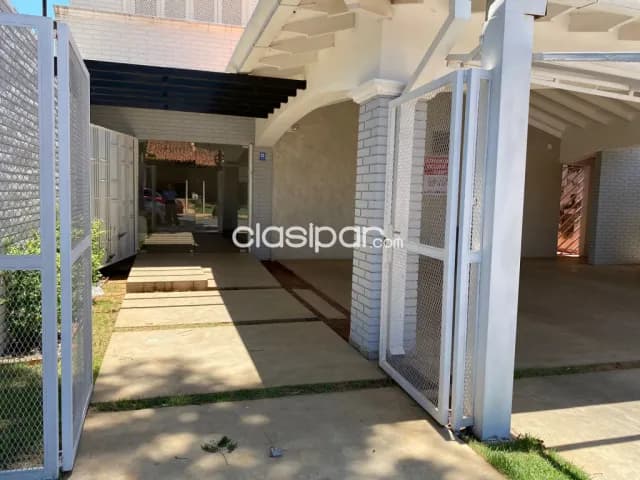 Villa Morra: P/ casa u oficina, ubicación ideal, 6 dormit, quincho, pisicina, 2.000 usd — foto 4