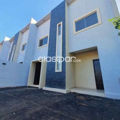 Duplex en Luque barrio villa adela cod 4831