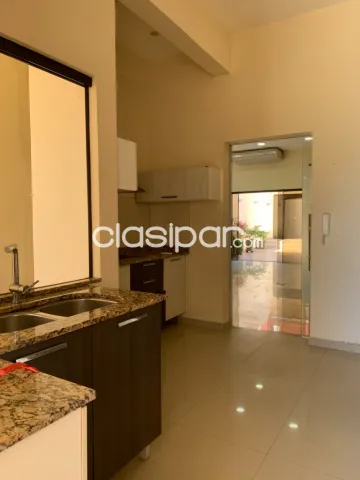 amplio Triplex en Asunción Barrio Ykua Sati, foto 3