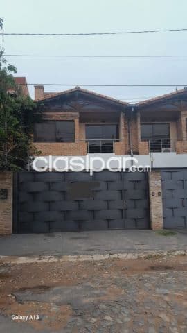 Prox. Mburucuyá, molas lópez: Impecable dúplex, ambientes amplios, 3 dormit, 3 pisos