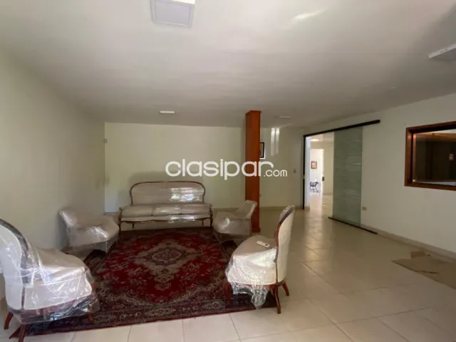 Se vende Casa de 5 Ambientes sobre la avenida Kubitschek — foto 2