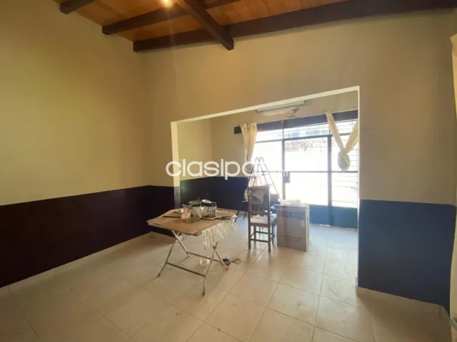 Se vende Casa de 5 Ambientes sobre la avenida Kubitschek — foto 5