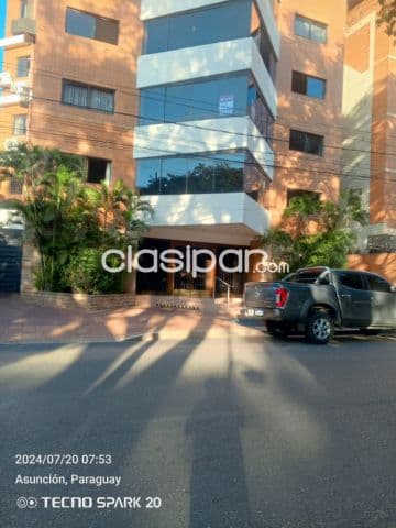 Prox. Avda. Mcal. López, col. Inter: Alquilo depto. 3 suites, balcones, amoblado, piscina