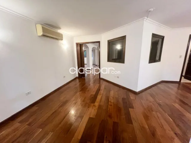 Prox. Avda. Mcal. López, col. Inter: Alquilo depto. 3 suites, balcones, amoblado, piscina — foto 4