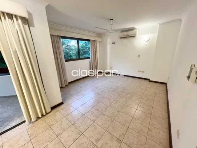 Prox. Avda. Mcal. López, col. Inter: Alquilo depto. 3 suites, balcones, amoblado, piscina — foto 5