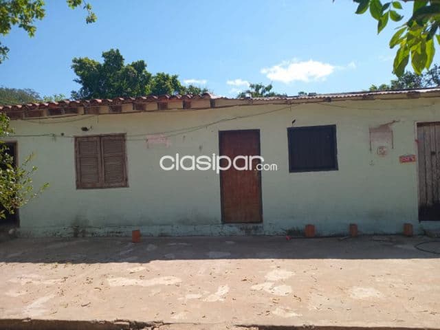 Limpio-piquete cue . Vendo casa construcción económica a 1 cuadra de ruta o av. San jose