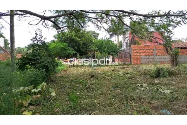 Terreno en perfecto estado de 2222.62m2 a mtrs de la plaza trebol en laurelty, Luque, foto 2