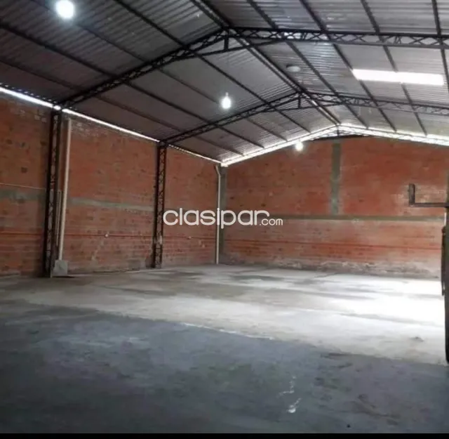Tinglado con oficinas y 2 departamentos de 2 dormitorios en barrio Laurelty de Luque — foto 4