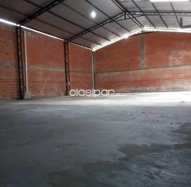Tinglado con oficinas y 2 departamentos de 2 dormitorios en barrio Laurelty de Luque — foto 5